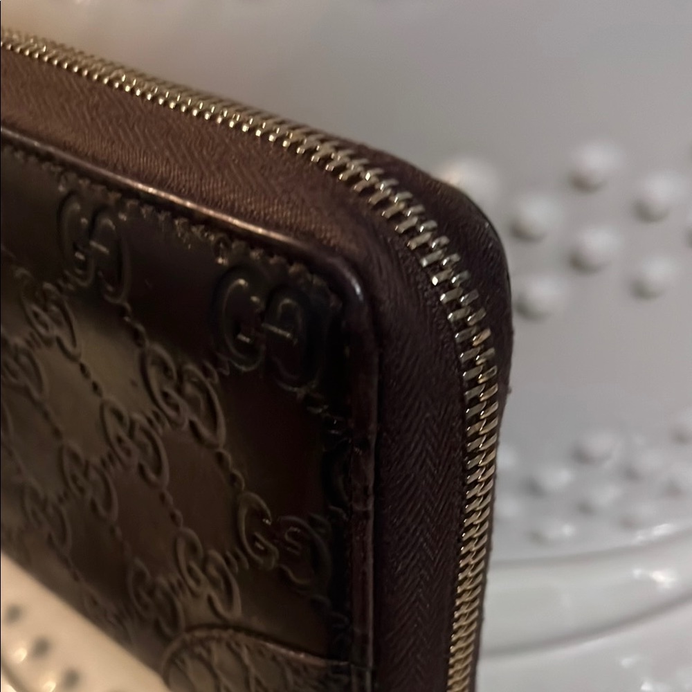 Gucci Long Brown Embossed Zip Wallet - Picture 4 of 11